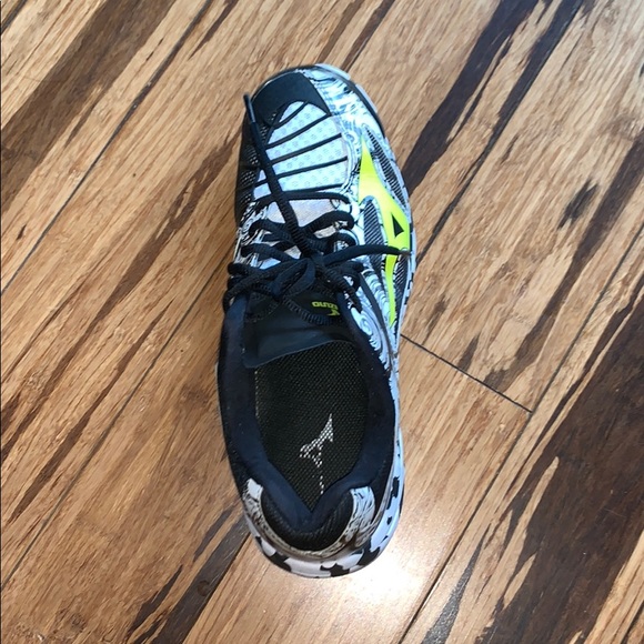 mizuno wave lightning z3 limited edition